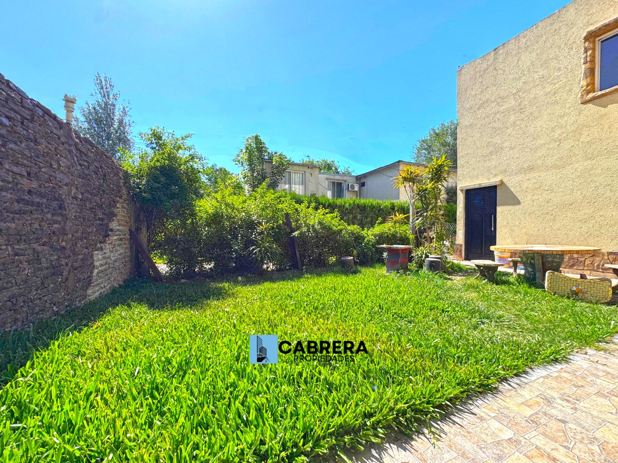 CASA EN VENTA DE 4 AMBIENTES EN MORENO - CAMPO LAS ACACIAS