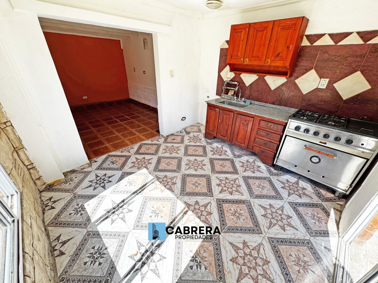CASA EN VENTA DE 4 AMBIENTES EN MORENO - CAMPO LAS ACACIAS