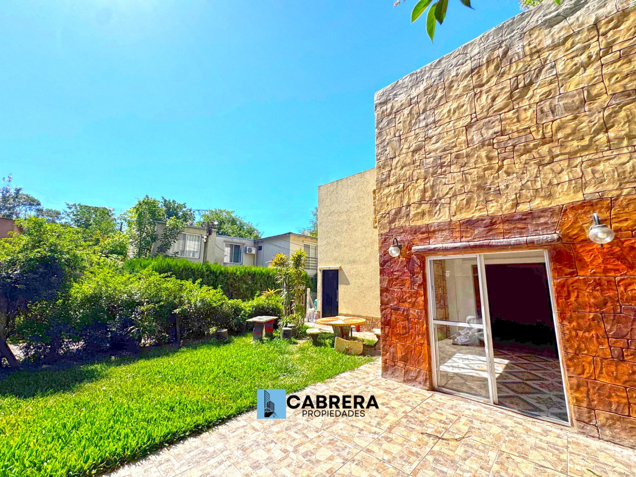 CASA EN VENTA DE 4 AMBIENTES EN MORENO - CAMPO LAS ACACIAS