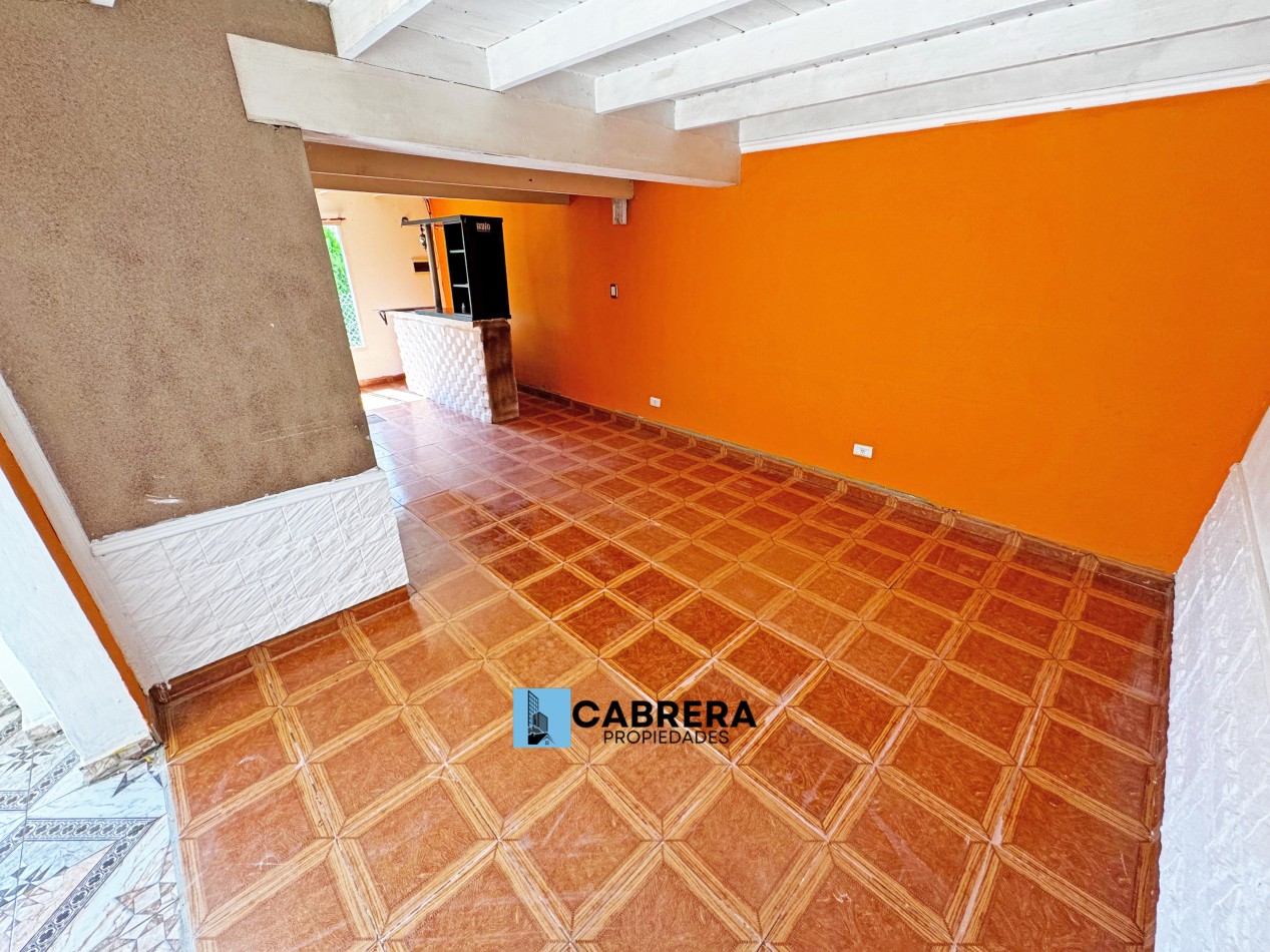 CASA EN VENTA DE 4 AMBIENTES EN MORENO - CAMPO LAS ACACIAS