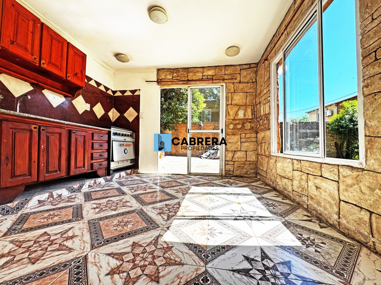 CASA EN VENTA DE 4 AMBIENTES EN MORENO - CAMPO LAS ACACIAS