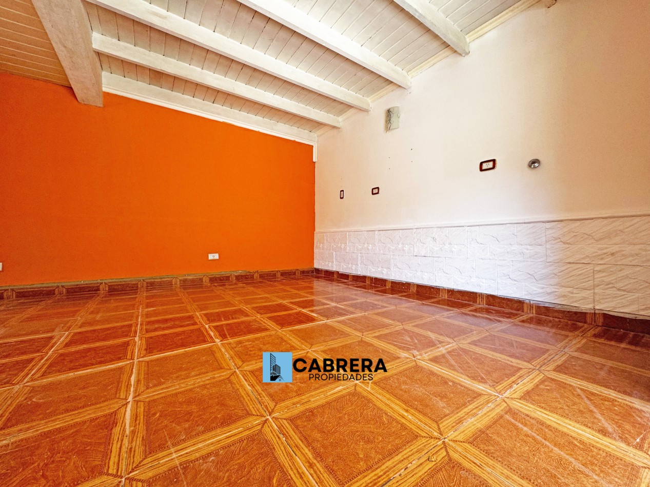 CASA EN VENTA DE 4 AMBIENTES EN MORENO - CAMPO LAS ACACIAS