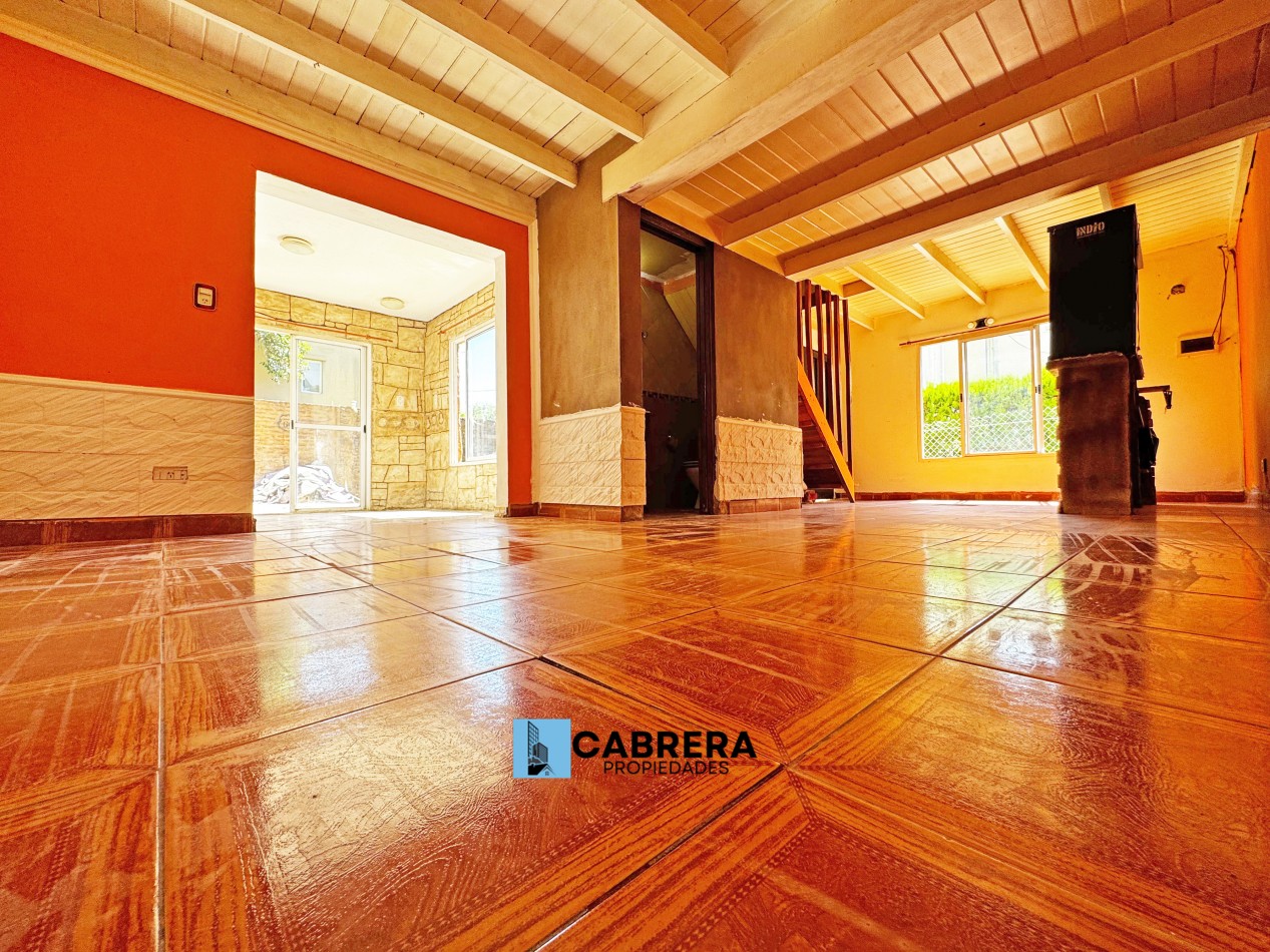 CASA EN VENTA DE 4 AMBIENTES EN MORENO - CAMPO LAS ACACIAS