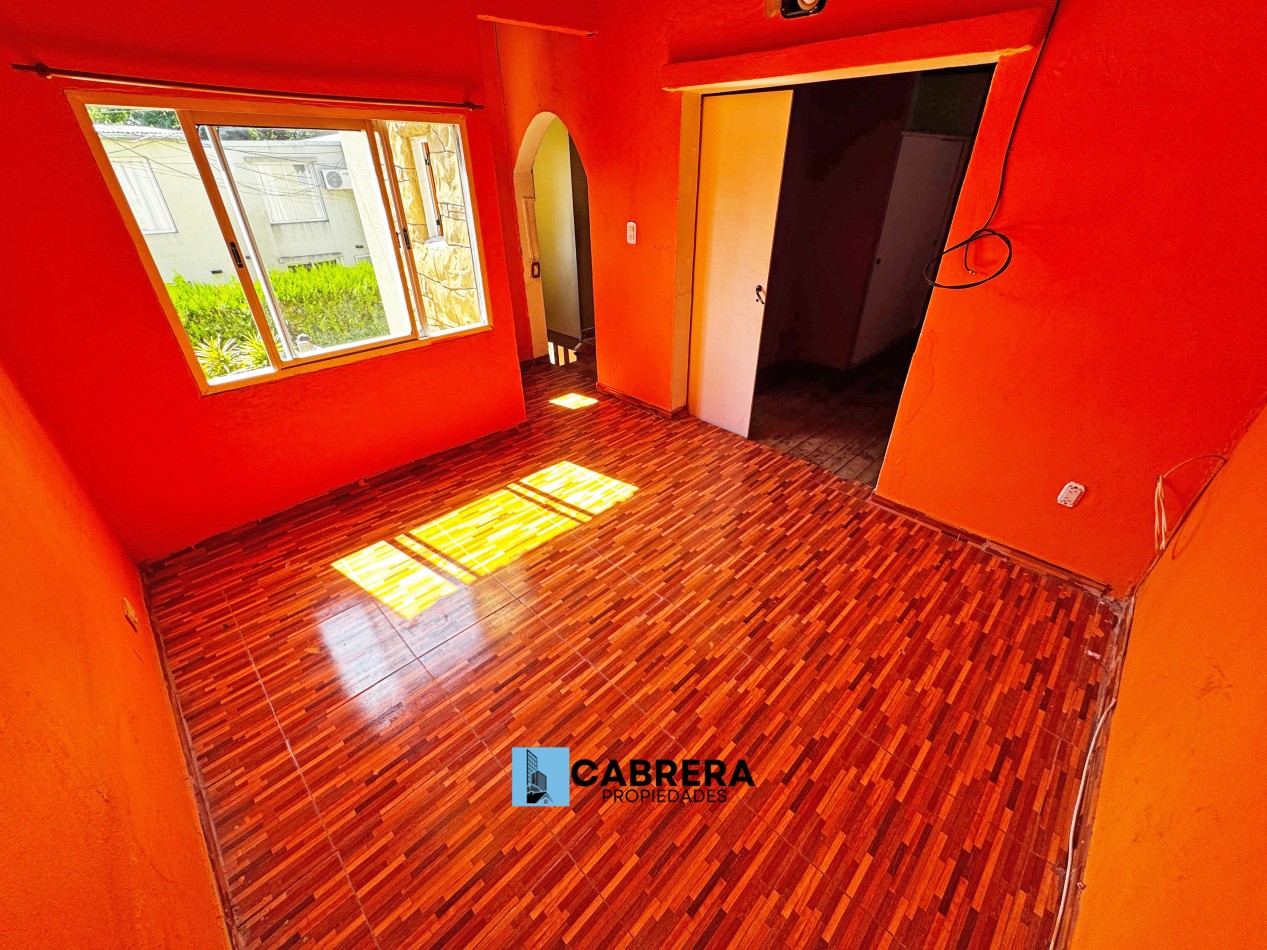 CASA EN VENTA DE 4 AMBIENTES EN MORENO - CAMPO LAS ACACIAS