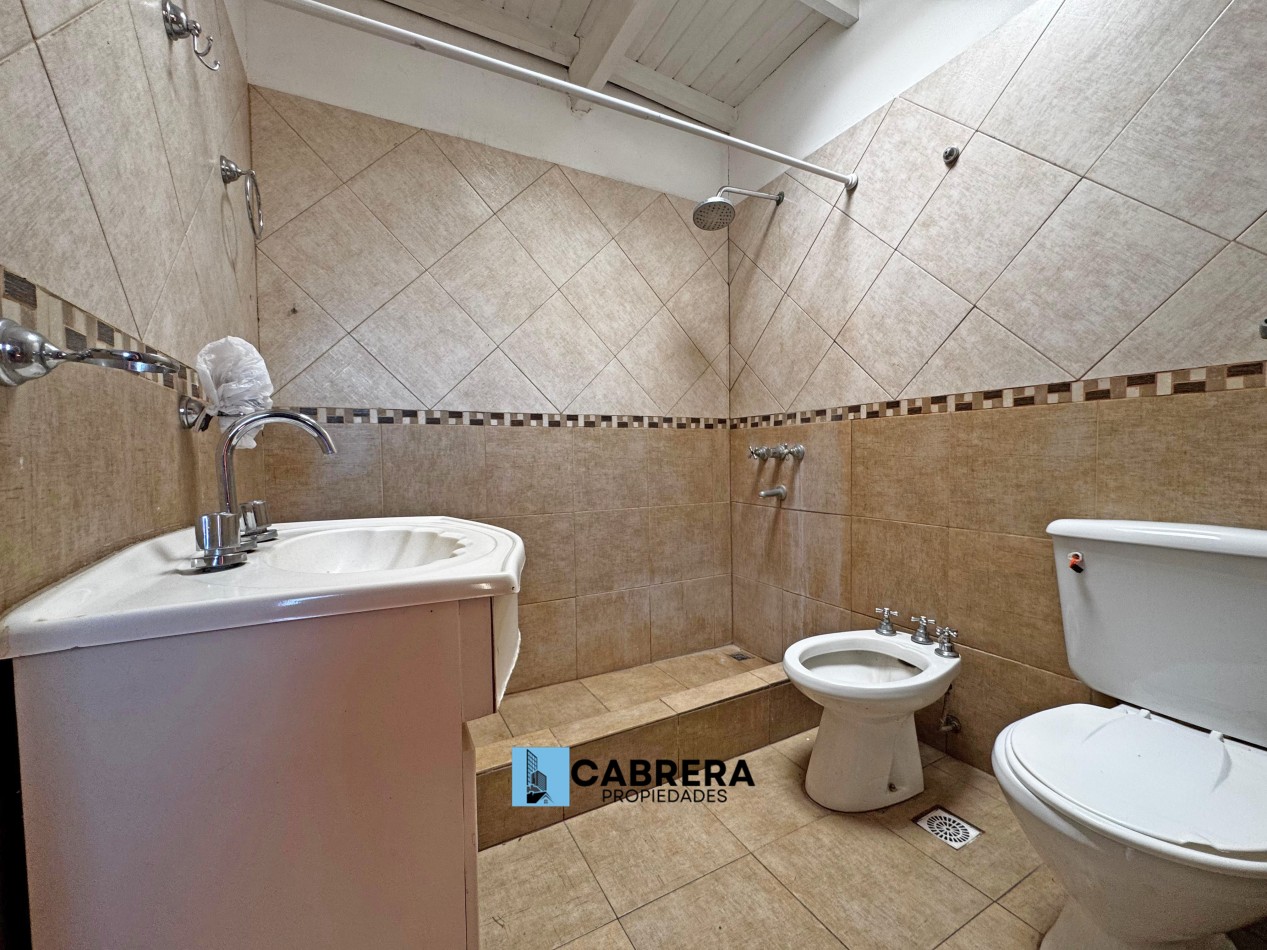 CASA EN VENTA DE 4 AMBIENTES EN MORENO - CAMPO LAS ACACIAS