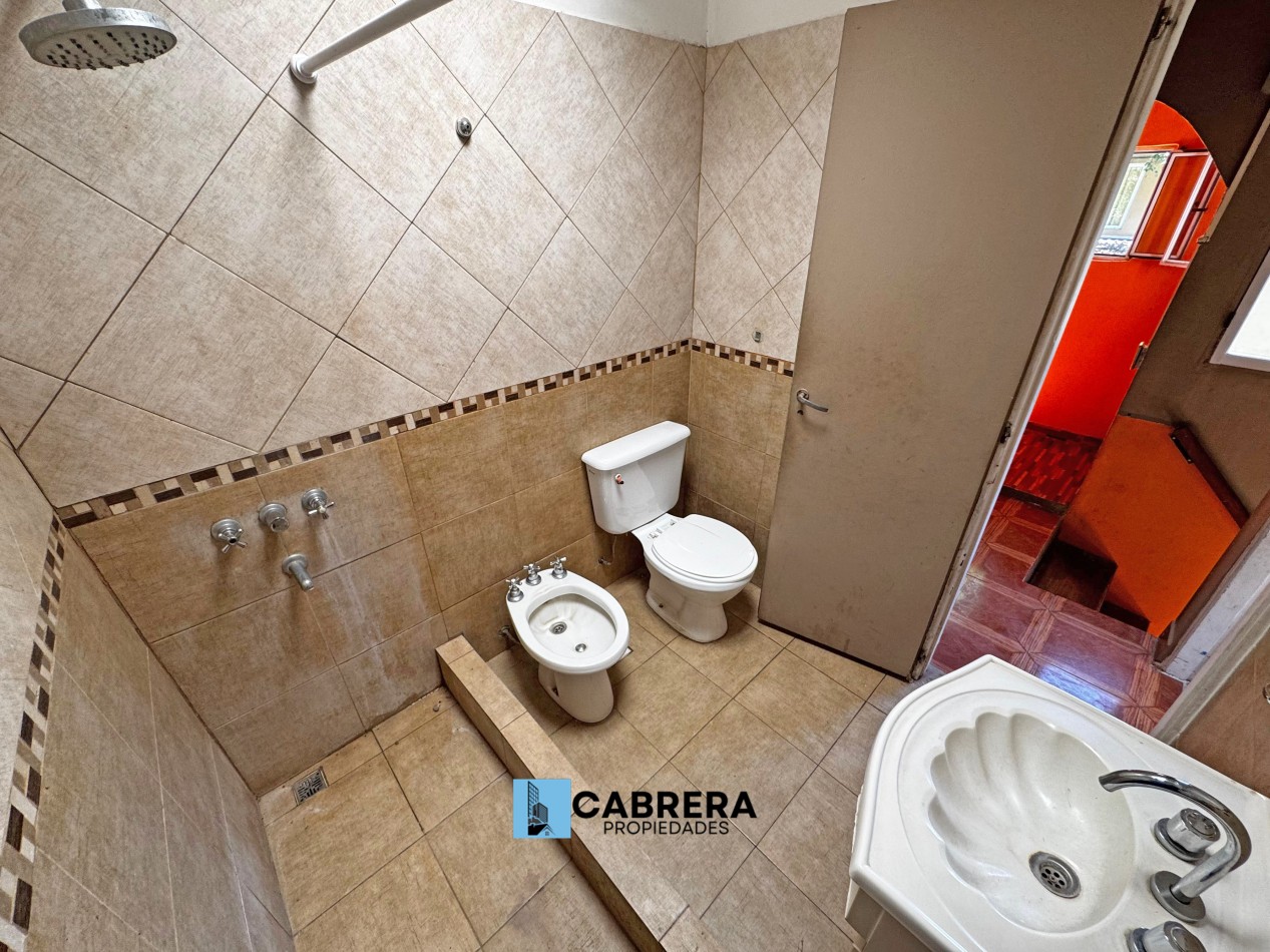CASA EN VENTA DE 4 AMBIENTES EN MORENO - CAMPO LAS ACACIAS