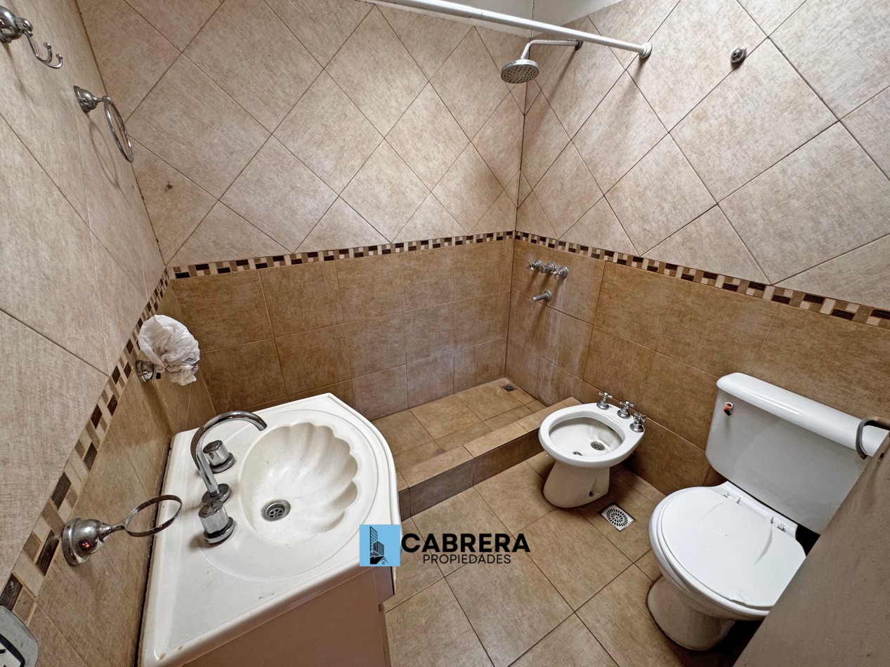 CASA EN VENTA DE 4 AMBIENTES EN MORENO - CAMPO LAS ACACIAS