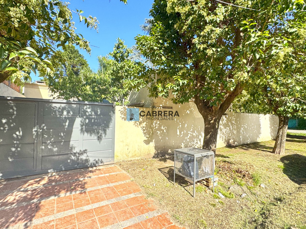 CASA EN VENTA 3 AMBIENTES EN FRANCISCO ALVAREZ, MORENO.