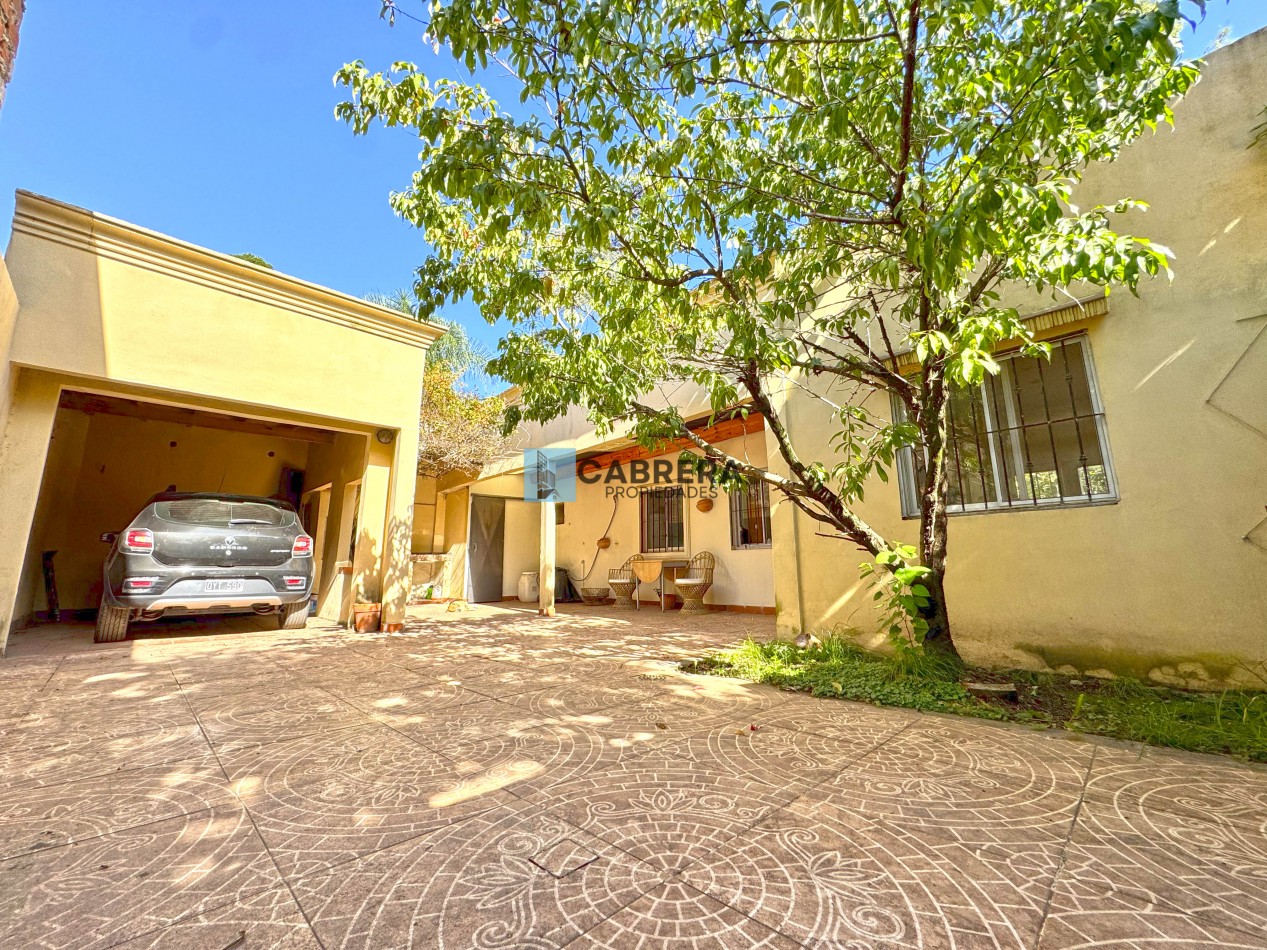 CASA EN VENTA 3 AMBIENTES EN FRANCISCO ALVAREZ, MORENO.