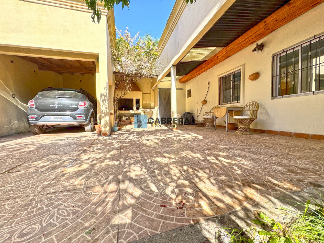 CASA EN VENTA 3 AMBIENTES EN FRANCISCO ALVAREZ, MORENO.